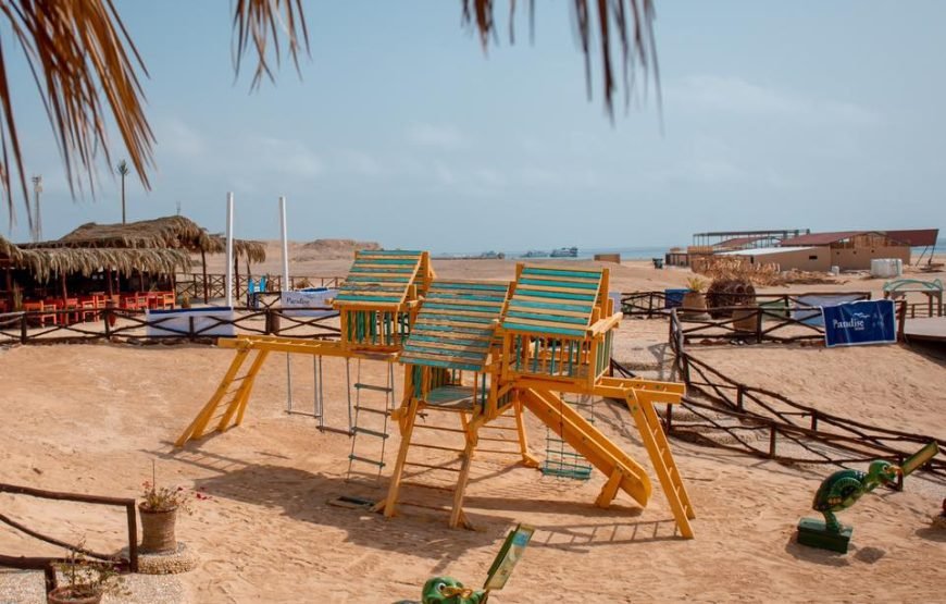 Paradise Island Boat Tour with Parasailing – Hurghada