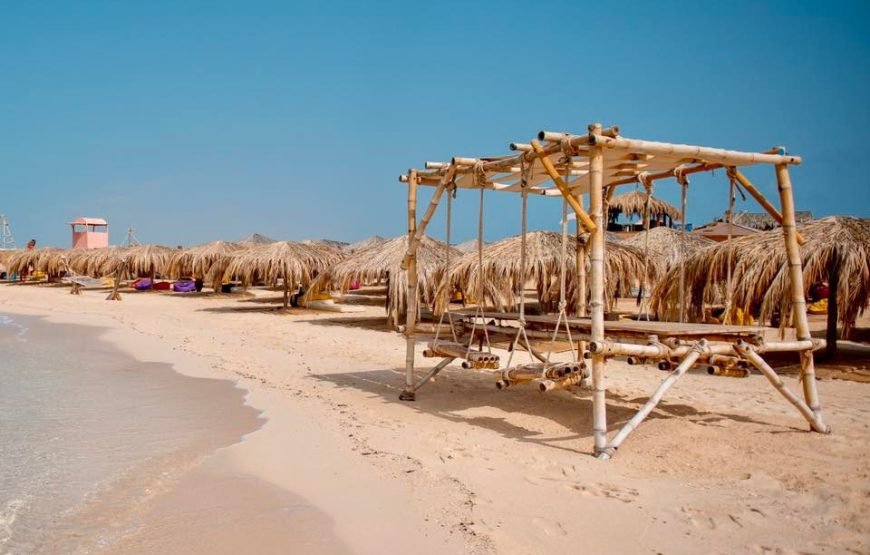 Paradise Island Boat Tour with Parasailing – Hurghada
