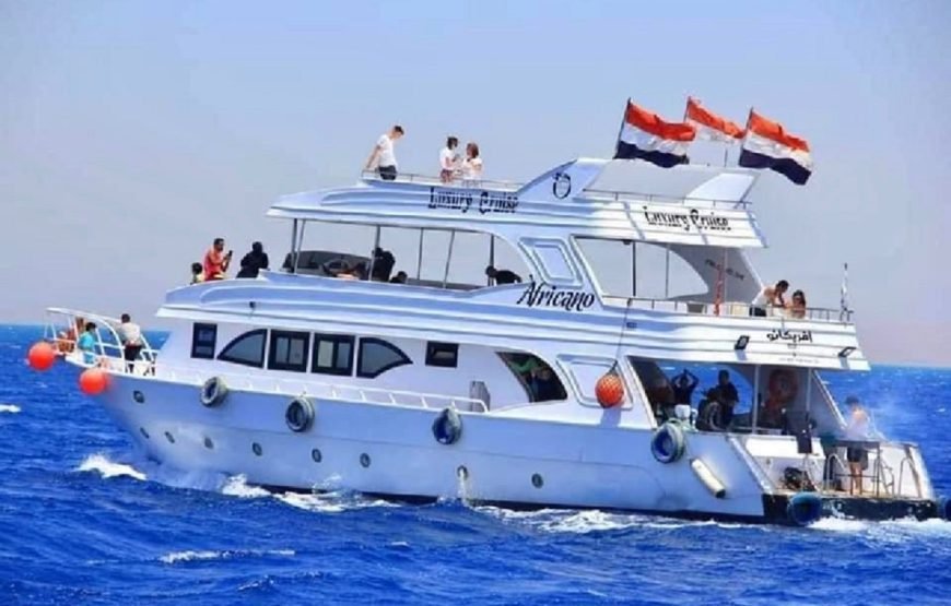 Ras Muhammed Boat Tour with Snorkeling- Sharm El-Sheikh
