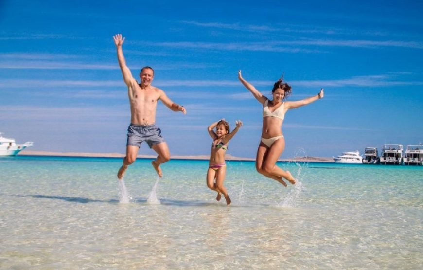 Ras Muhammed Boat Tour with Snorkeling- Sharm El-Sheikh
